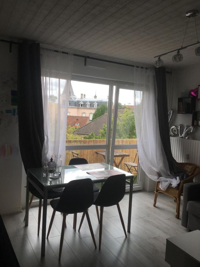 2 Pieces - Quartier Calme - Parking Gratuit Apartment เมซ์ ภายนอก รูปภาพ
