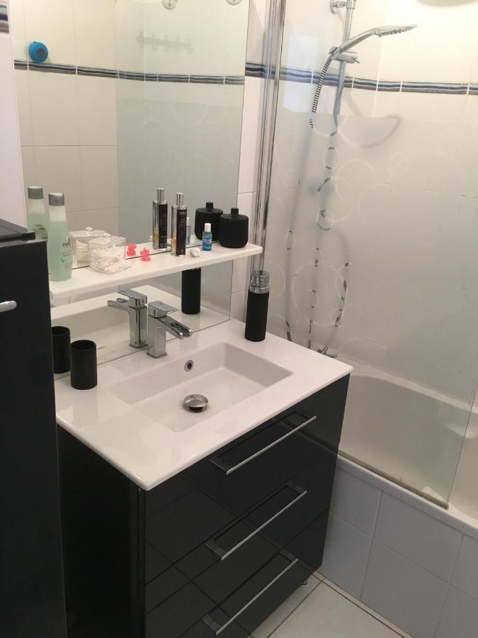 2 Pieces - Quartier Calme - Parking Gratuit Apartment เมซ์ ภายนอก รูปภาพ